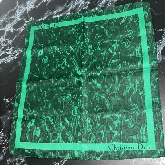 Christian Dior Poison Silk Bandana Neckerchief
Handkerchief Green NEW -AUTHENTIC - Picture 4 of 5